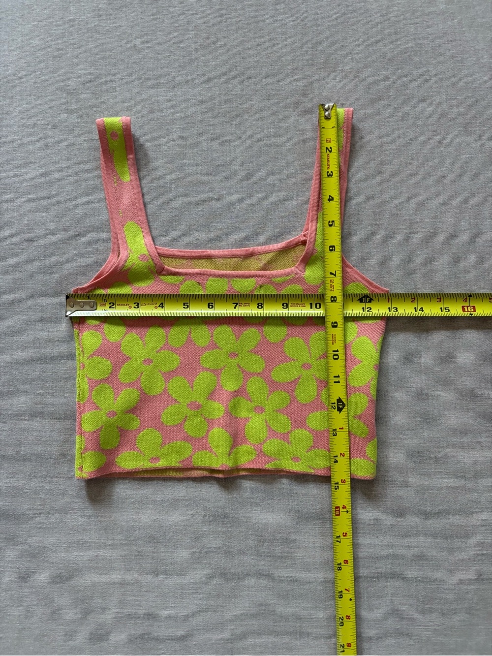 Amisu Knitwear pink & green flower power crop top. - Picture 7 of 8